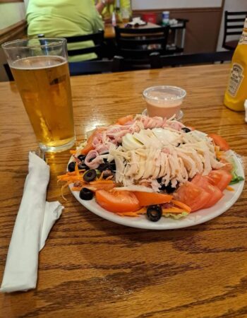 El Pizzeria Sports Bar & Grill